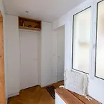 Contemporain Renove Dans Le Centre De Apartmán